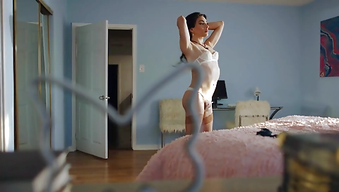 Tranny enjoys dick in her mouth