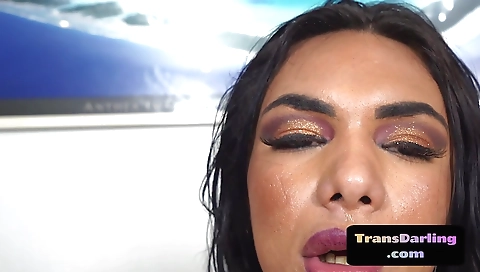 Big dick tranny taking it in ass
